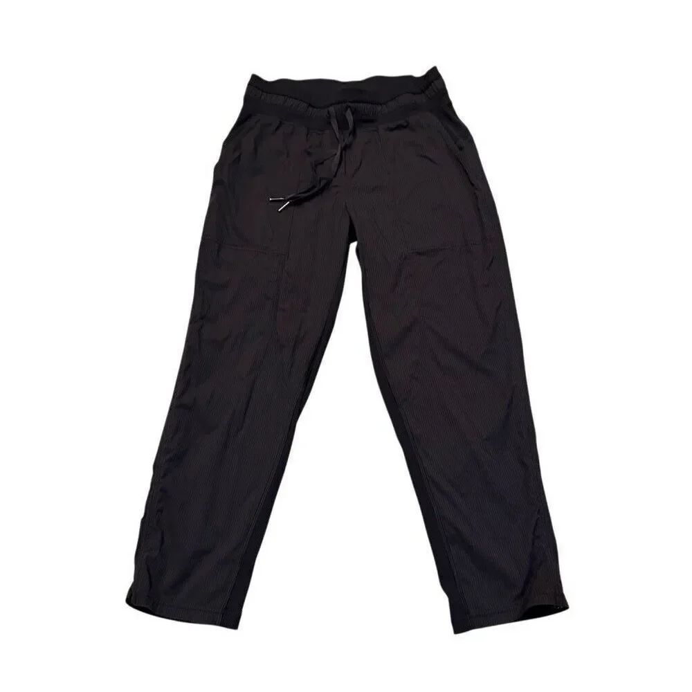 Lululemon Dance Studio Cropped Pants Size 6 Black Excellent Condition